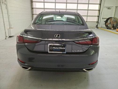 2022 Lexus ES 350 Base