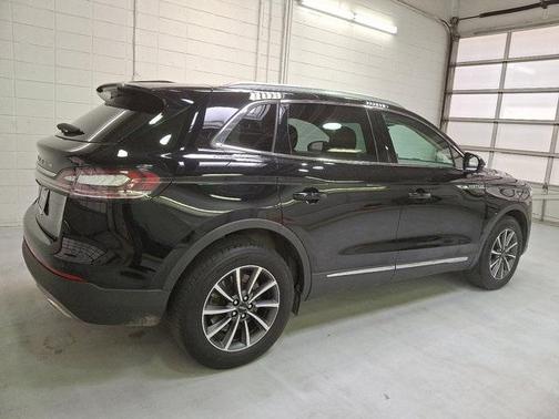2022 Lincoln Nautilus Standard
