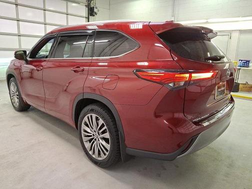 2023 Toyota Highlander Platinum