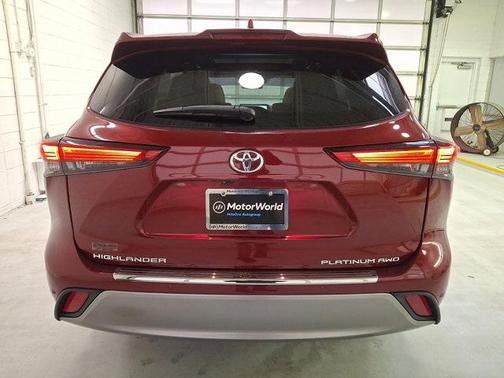 2023 Toyota Highlander Platinum