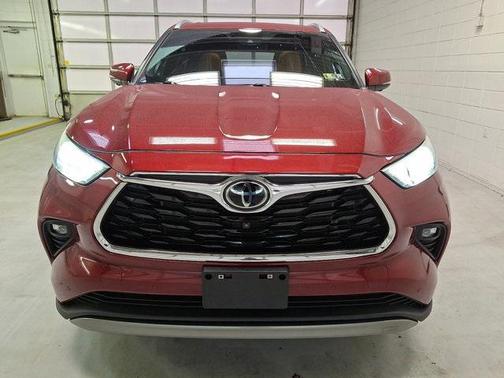 2023 Toyota Highlander Platinum