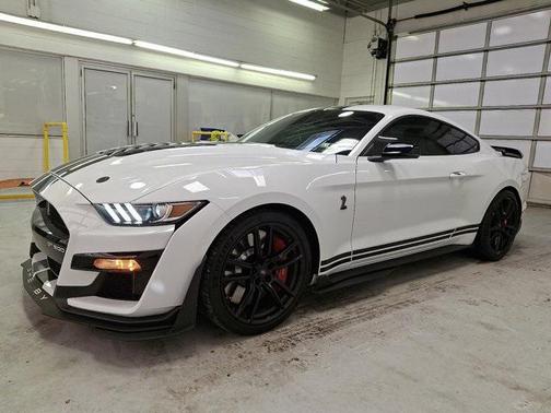 2022 Ford Shelby GT500 Base