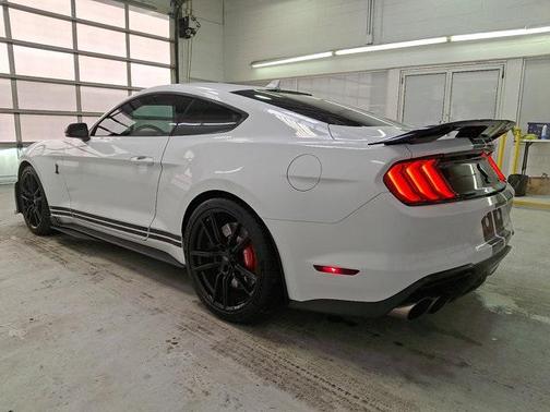 2022 Ford Shelby GT500 Base