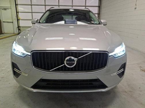 2022 Volvo XC60 B5 Momentum