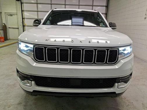 2024 Jeep Wagoneer Base