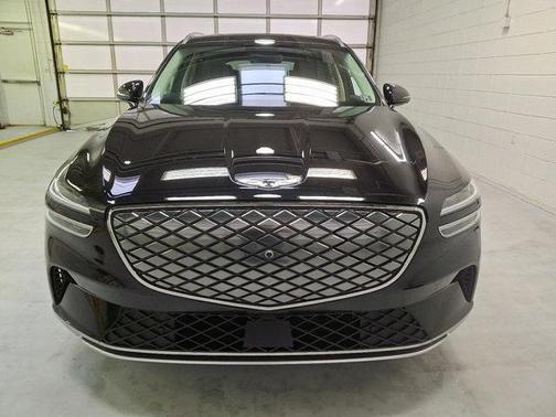 2025 Genesis Electrified GV70 Advanced