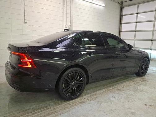 2024 Volvo S60 Recharge Plug-In Hybrid Ultimate