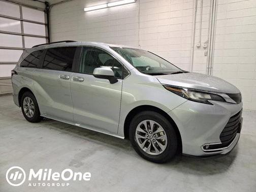 2023 Toyota Sienna XLE