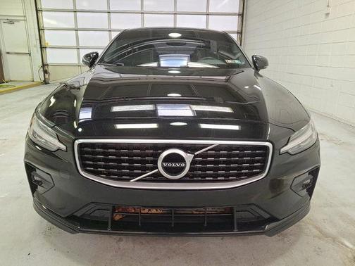 2020 Volvo S60 T6 R-Design