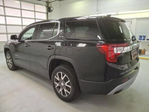 2022 GMC Acadia SLE