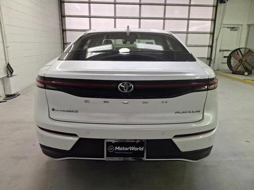 2024 Toyota Crown Platinum