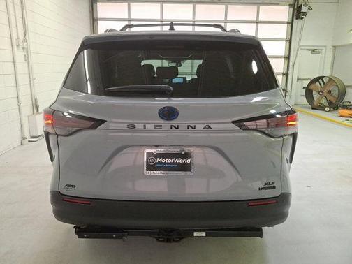 2024 Toyota Sienna Woodland Edition