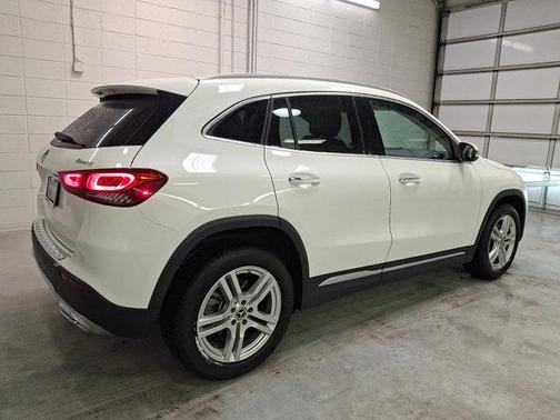 2021 Mercedes-Benz GLA 250 Base 4MATIC