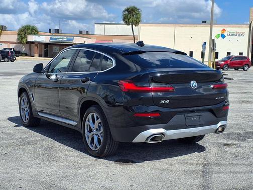 2025 BMW X4 xDrive30i