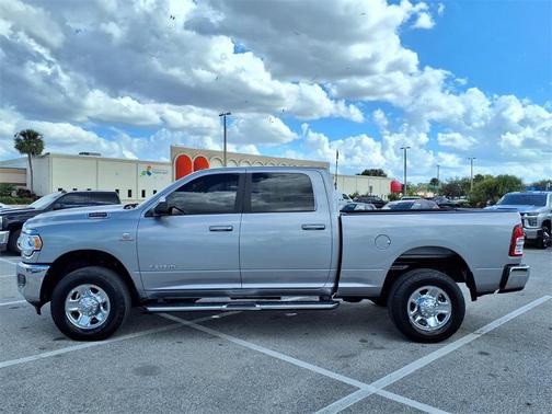 2022 RAM 2500 Big Horn Crew Cab 4x4 6'4' Box