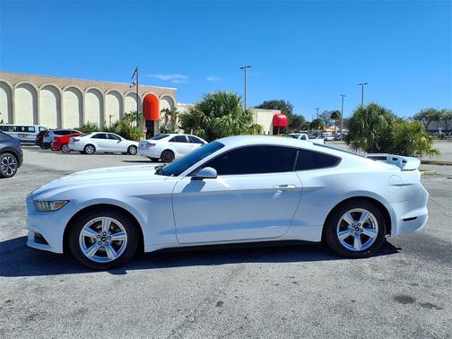 2016 Ford Mustang V6