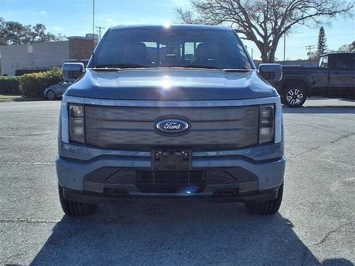 2023 Ford F-150 Lightning LARIAT