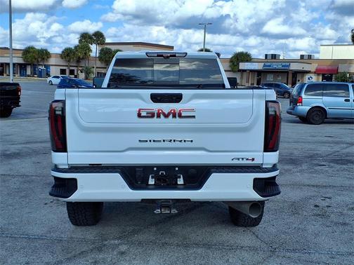 2024 GMC Sierra 2500 AT4