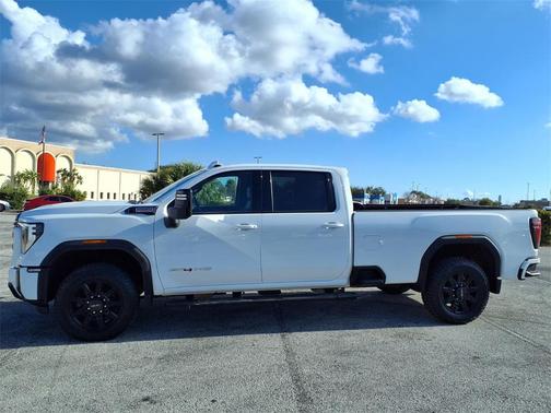 2024 GMC Sierra 2500 AT4