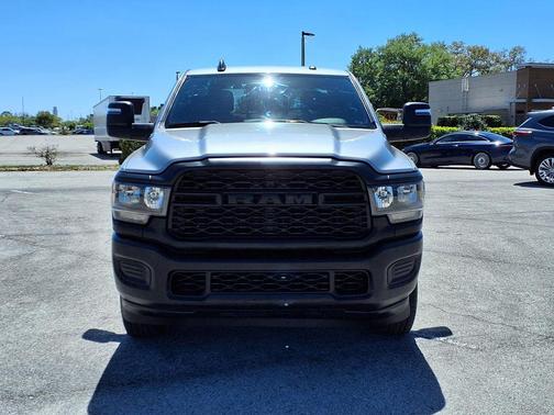 2024 RAM 2500 Tradesman Crew Cab 4x4 6'4' Box