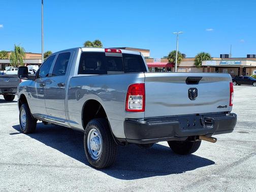 2024 RAM 2500 Tradesman Crew Cab 4x4 6'4' Box