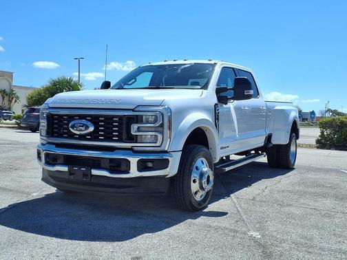 Oxford White 2024 Ford F-450 Lariat