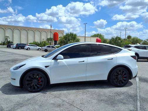 Pearl White Multi-Coat 2022 Tesla Model Y Performance Dual Motor All-Wheel Drive