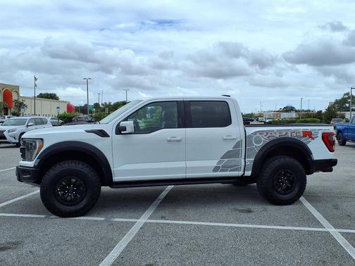 Oxford White 2023 Ford F-150 Raptor