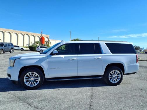 2017 GMC Yukon XL SLT