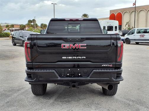 2024 GMC Sierra 2500 AT4