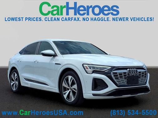 Glacier White Metallic 2024 Audi Q8 e-tron Premium Plus