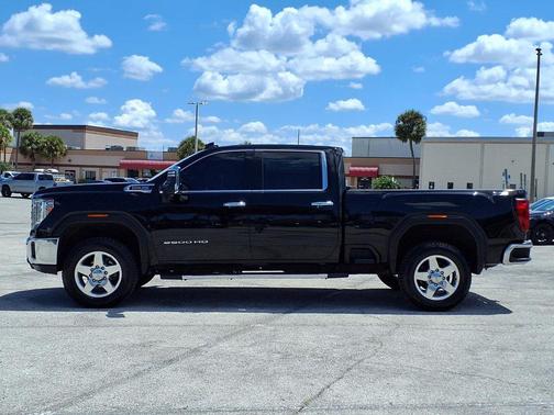Onyx Black 2023 GMC Sierra 2500 SLT