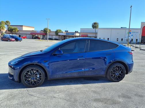 2023 Tesla Model Y Long Range Dual Motor All-Wheel Drive
