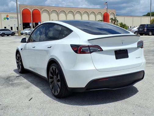 Pearl White Multi-Coat 2023 Tesla Model Y Performance Dual Motor All-Wheel Drive