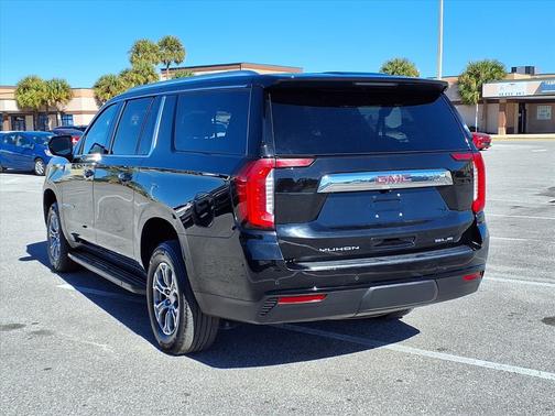 2024 GMC Yukon XL SLE
