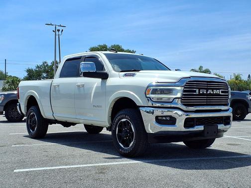 Pearl White 2023 RAM 2500 Laramie Crew Cab 4x4 6'4' Box