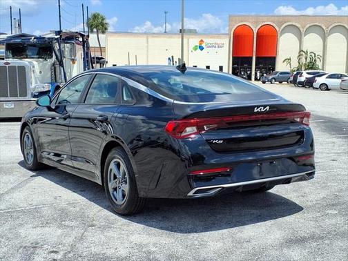 2022 Kia K5 LXS