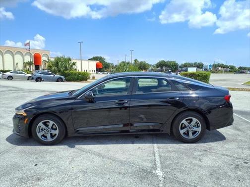 2022 Kia K5 LXS