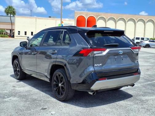 2023 Toyota RAV4 Hybrid SE