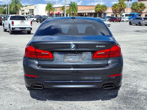 2019 BMW 540 540i