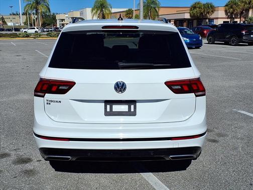 2021 Volkswagen Tiguan 2.0T SE R-Line Black