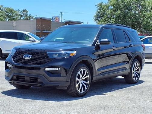 2023 Ford Explorer ST-Line