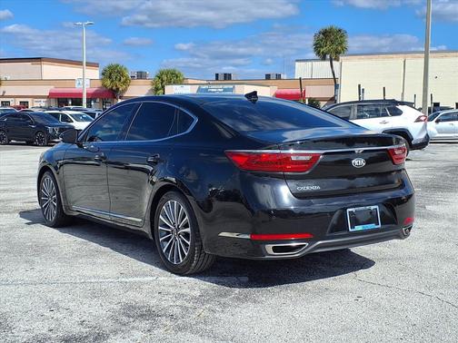 2017 Kia Cadenza Premium