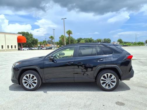 2020 Toyota RAV4 XLE Premium