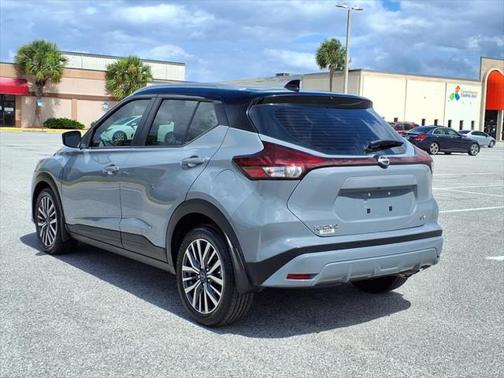 2022 Nissan Kicks SV