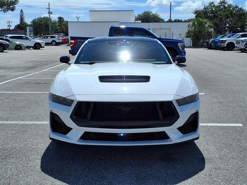 Oxford White 2025 Ford Mustang GT Premium