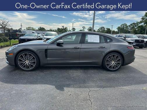 2018 Porsche Panamera 4