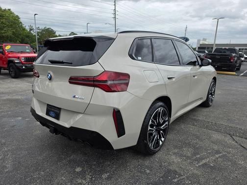 Dune 2025 BMW X3 M50 xDrive