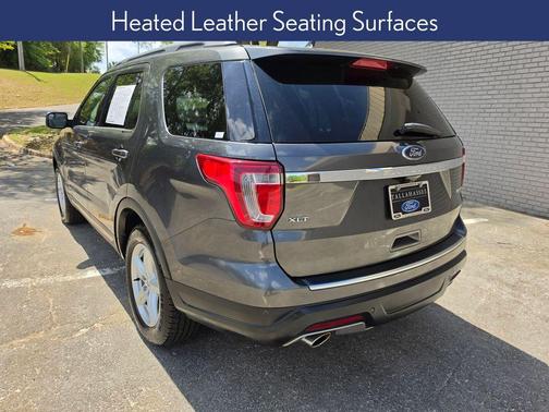 Magnetic 2018 Ford Explorer XLT