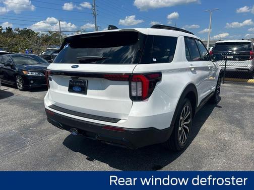 2025 Ford Explorer ST-Line